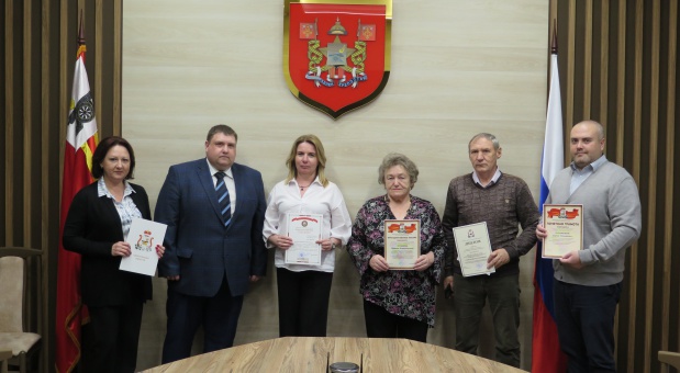 Лучших руководителей территориального общественного самоуправления и муниципальных служащих наградили в Смоленске