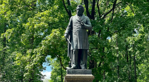 У памятника Михаилу Глинке в Смоленске снова звучит музыка