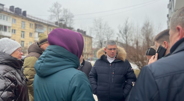 В ходе рабочей поездки Глава города встретился с жителями многоквартирных домов